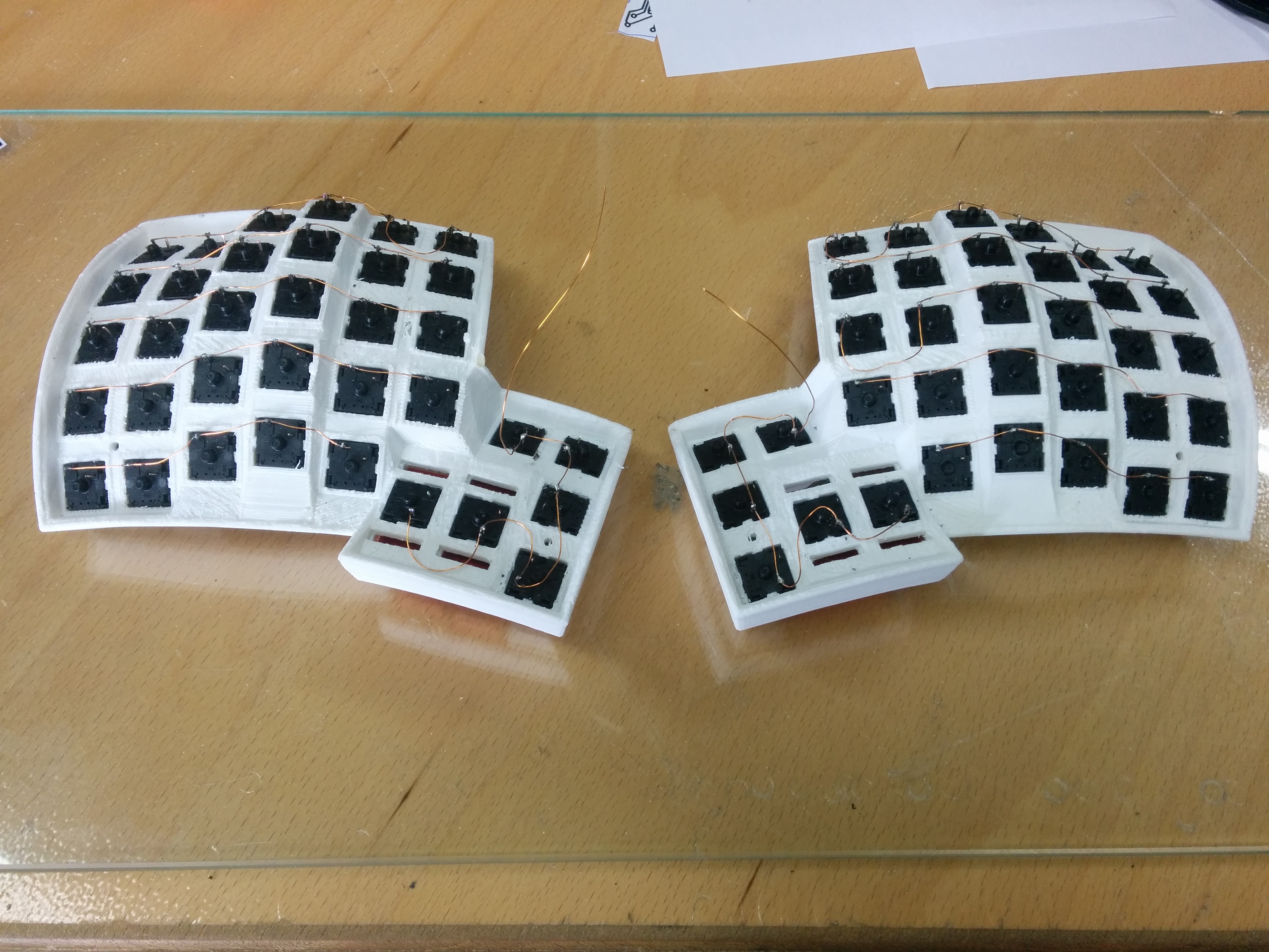 /g1smo/dactyl-keyboard/src/commit/05a90f3fee183f70765e9d7d53c0eb7c6d843ffd/guide/wiring-create-rows-both-sides.jpg