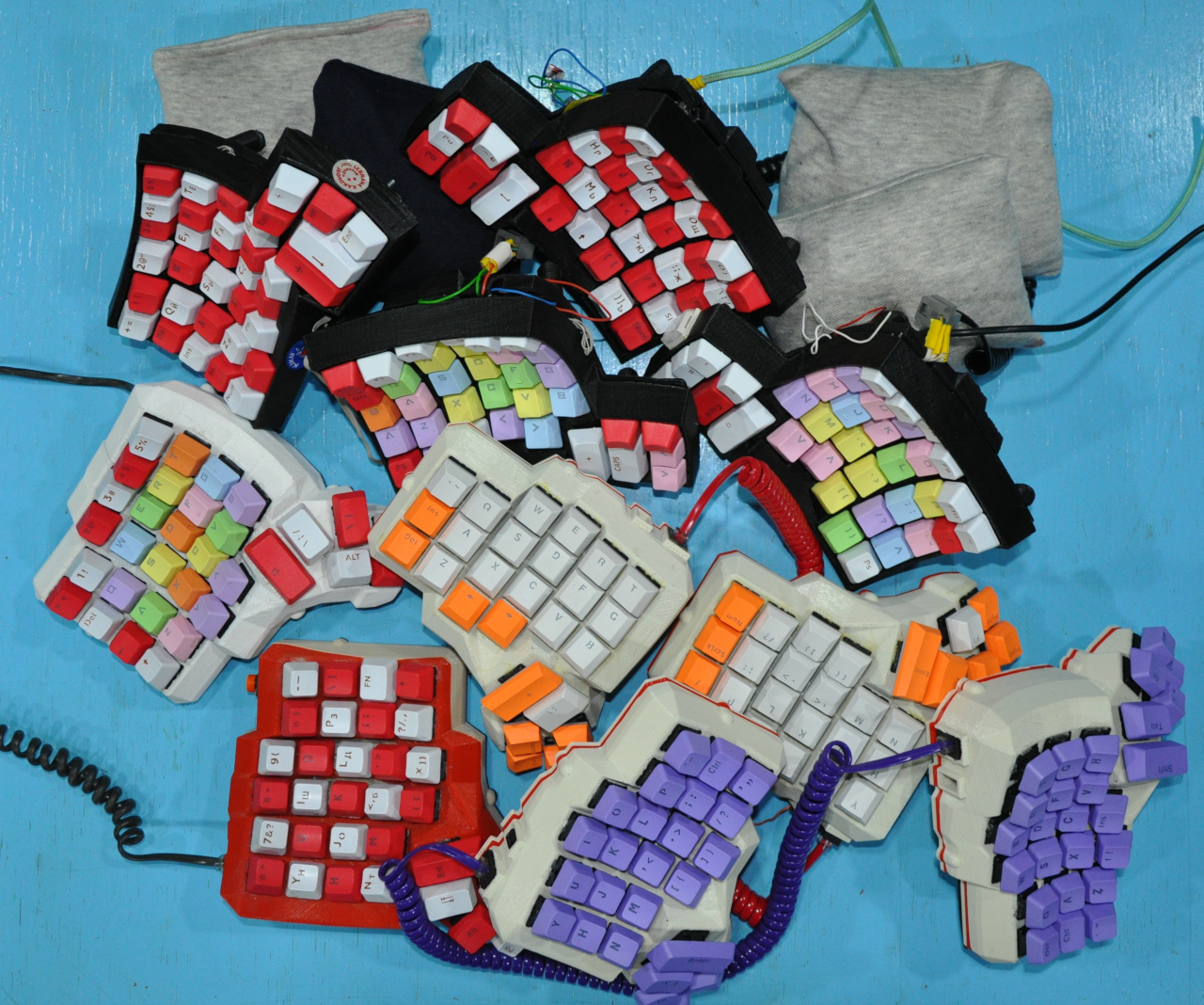 /g1smo/dactyl-keyboard/src/commit/0cc99bd6c83ae89b12154e0e5bf9973b2f221b68/resources/keyboards.jpg